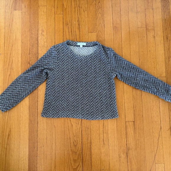 Amour Vert Jilene Crewneck Sweater - Picture 4 of 8